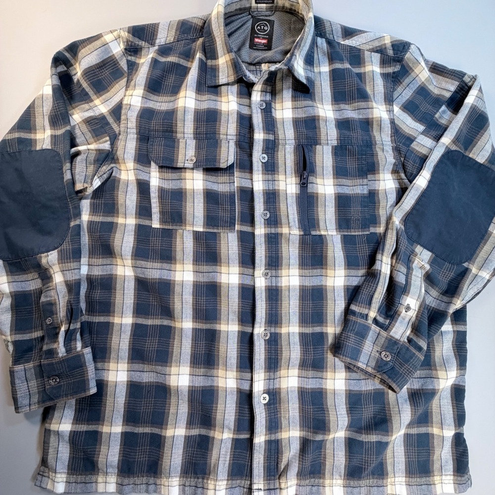 Wrangler ATG Flannel Shirt Mens Large Plaid Elbow Patch Zip Pocket Outdoor